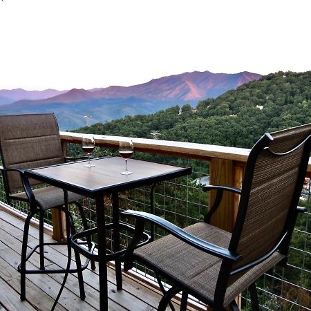 Million Dollar Views! 4 Bedroom, Sleeps 9, Close To National Park And 5 Mi To Gatlinburg! المظهر الخارجي الصورة