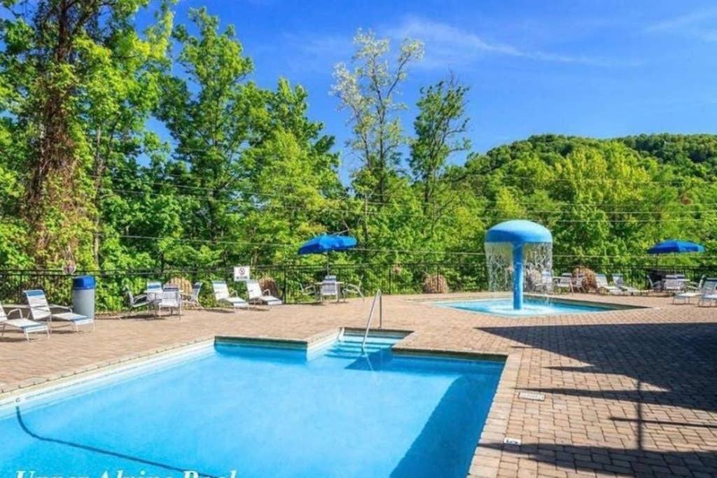 Million Dollar Views! 4 Bedroom, Sleeps 9, Close To National Park And 5 Mi To Gatlinburg! المظهر الخارجي الصورة